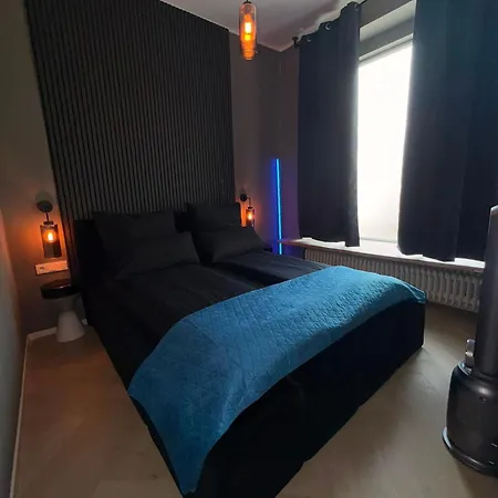 Roomies Living Aparthotel