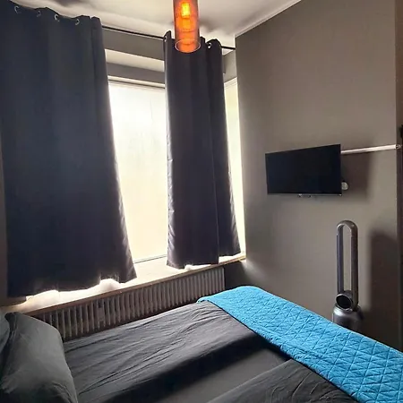 Roomies Living Aparthotel 3*