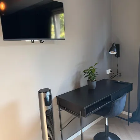 Roomies Living Aparthotel